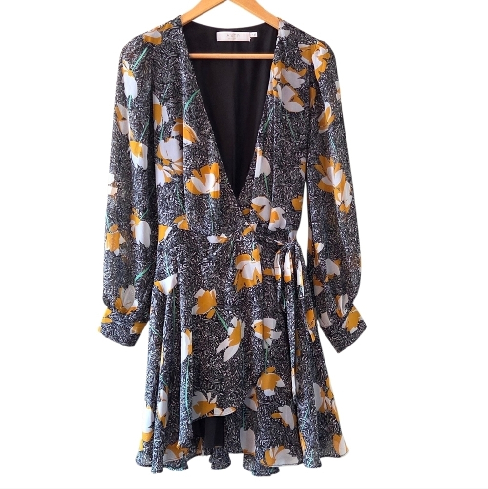 Anthropologie ASTR the label Women's Floral Garden Aja Mini Wrap Dress Sz Small - Picture 5 of 16
